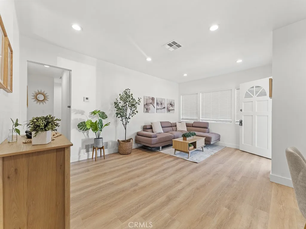 1056 Walter Avenue, Tustin, California 92780 home-pic-21