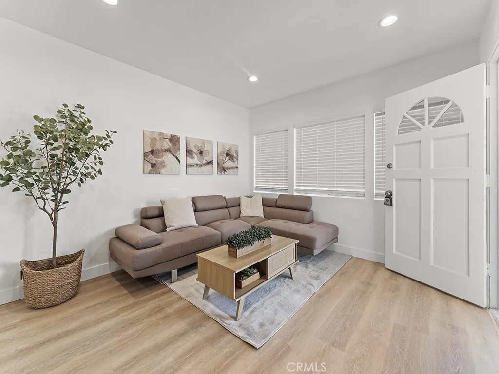 1056 Walter Avenue, Tustin, California 92780 home-pic-17