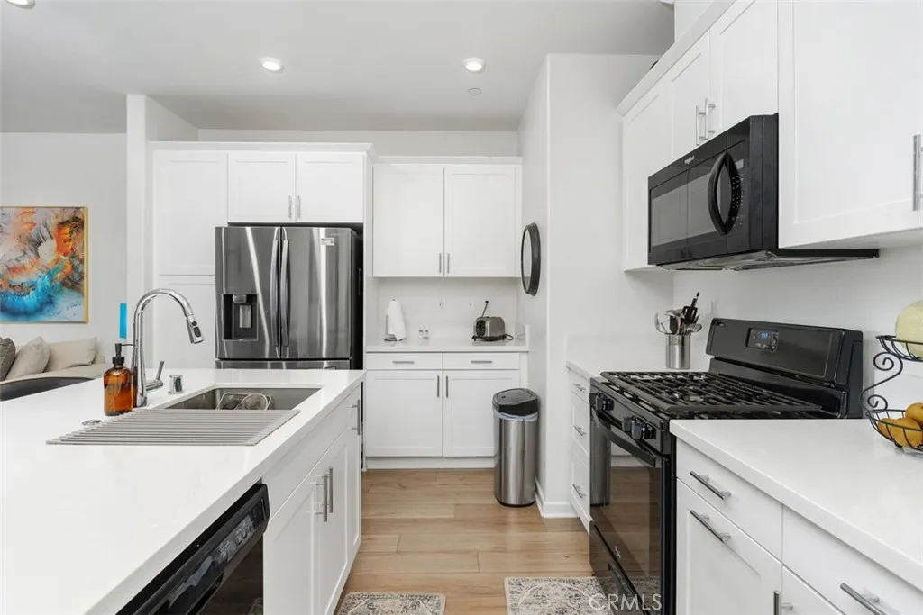 1035 W Clover, Rialto, California 92376 home-pic-12