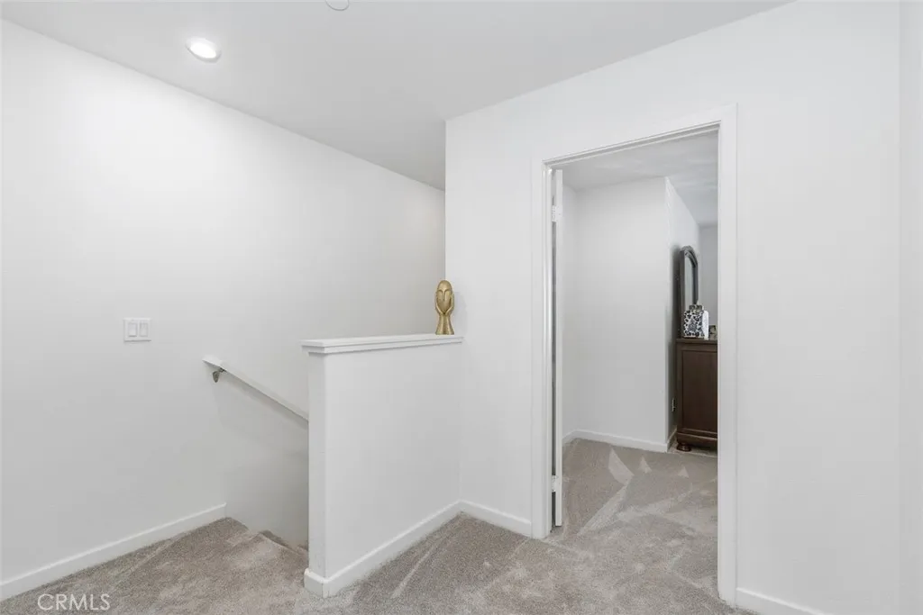1035 W Clover, Rialto, California 92376 home-pic-19