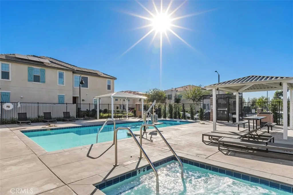1035 W Clover, Rialto, California 92376 home-pic-25