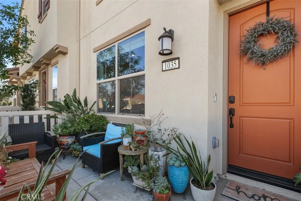 1035 W Clover, Rialto, California 92376 home-pic-4