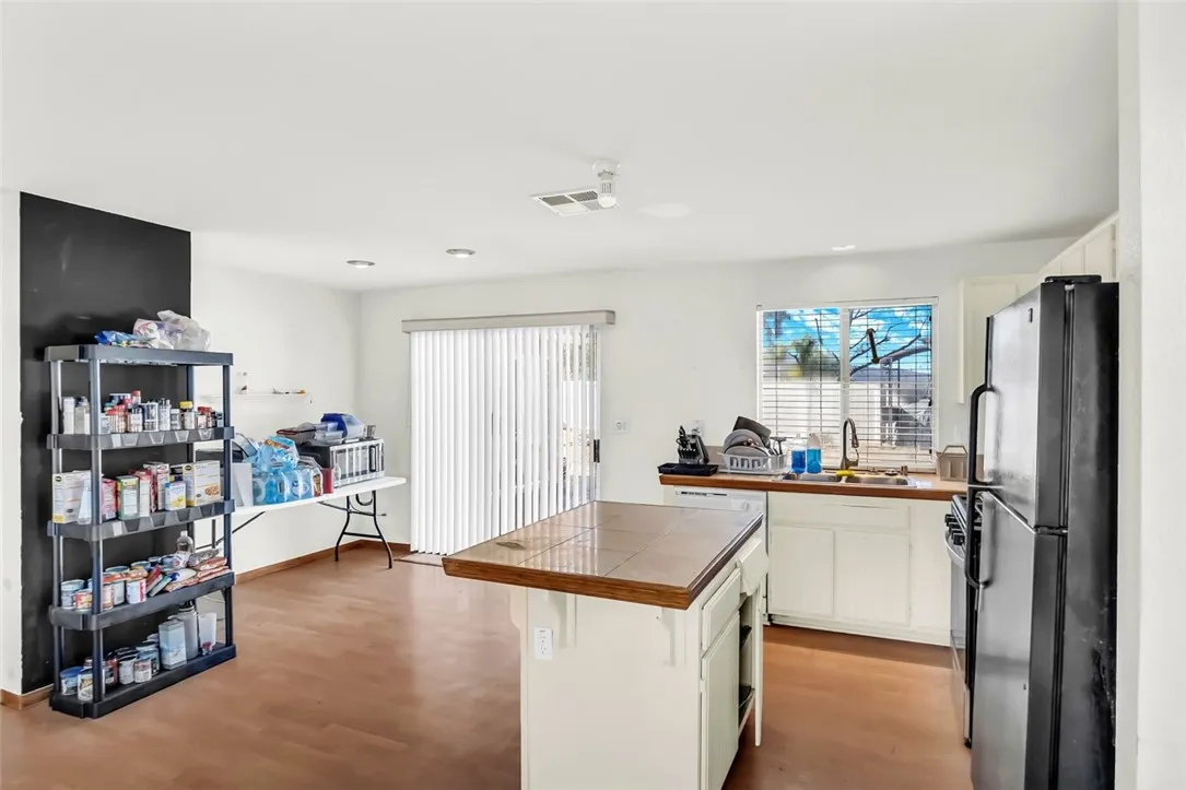 27551 Eastwind, Corona, California 92883 home-pic-9