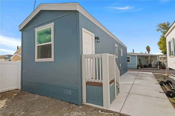 8086 Mission Boulevard 18, Jurupa Valley, California 92509
