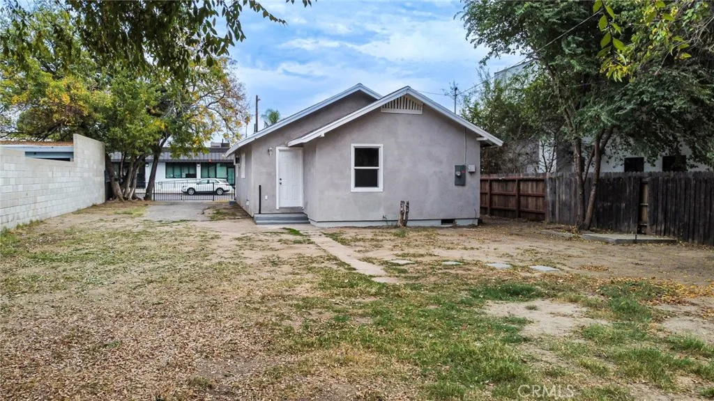 2450 N Sierra Way, San Bernardino, California 92405 home-pic-21