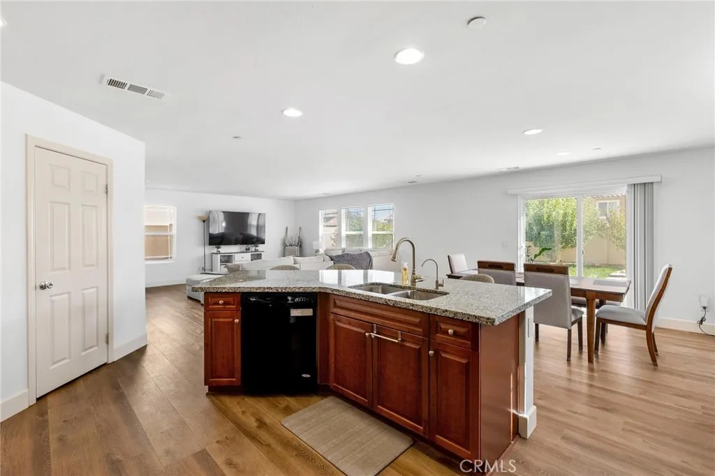 37534 Ebony Drive, Palmdale, California 93551 home-pic-32