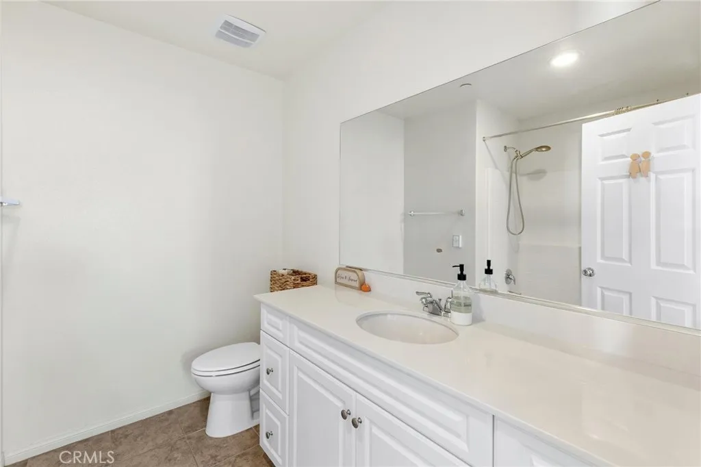 37534 Ebony Drive, Palmdale, California 93551 home-pic-8