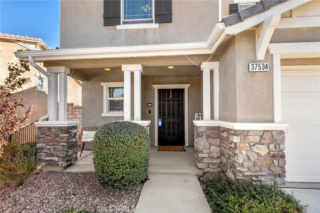 37534 Ebony Drive, Palmdale, California 93551 home-pic-1