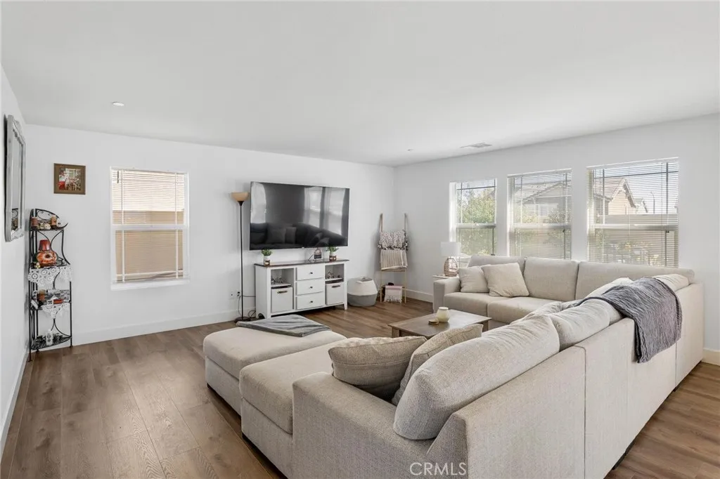 37534 Ebony Drive, Palmdale, California 93551 home-pic-21