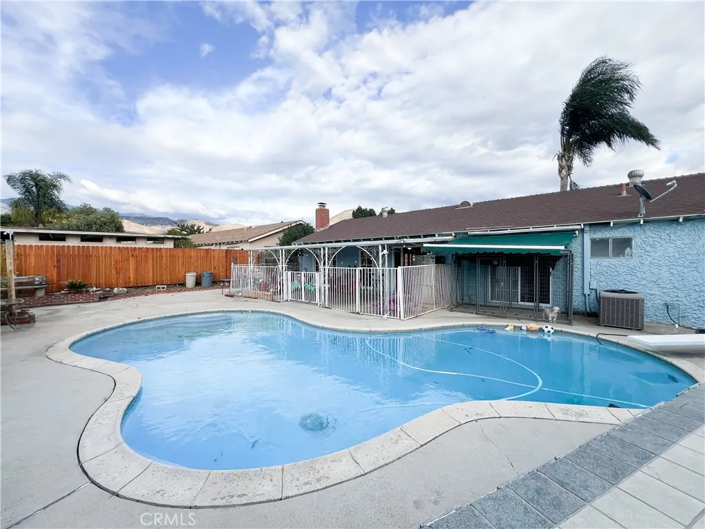 6120 Rogers Ln, San Bernardino, California 92404 home-pic-10
