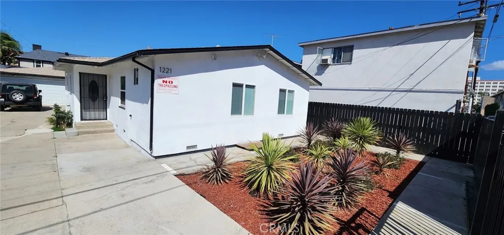 1221 N Ross, Santa Ana, California 92701 home-pic-0