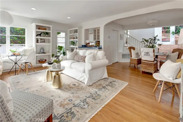 Livingroom and dining area