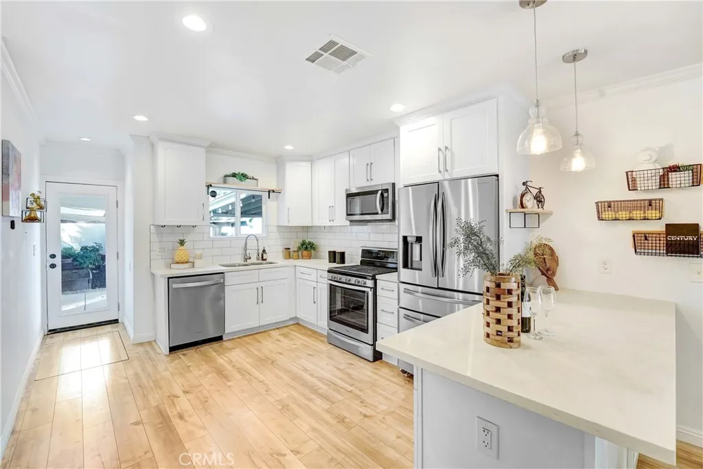 5217 Navarro, Los Angeles, California 90032 home-pic-5