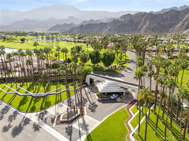 Aerial view of front entrace to Palmer Private Residences
