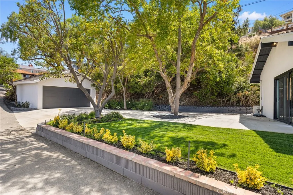 12284 Circula Panorama, Santa Ana, California 92705 home-pic-4