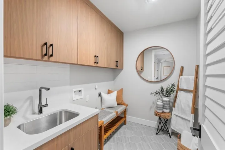 231 Hope Street, Mountain View, California 94041