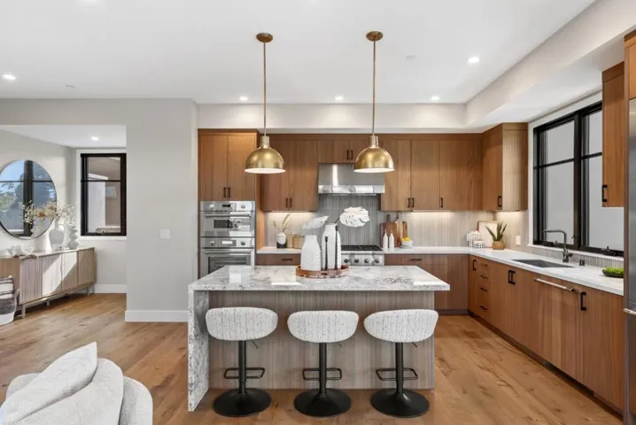 231 Hope Street, Mountain View, California 94041