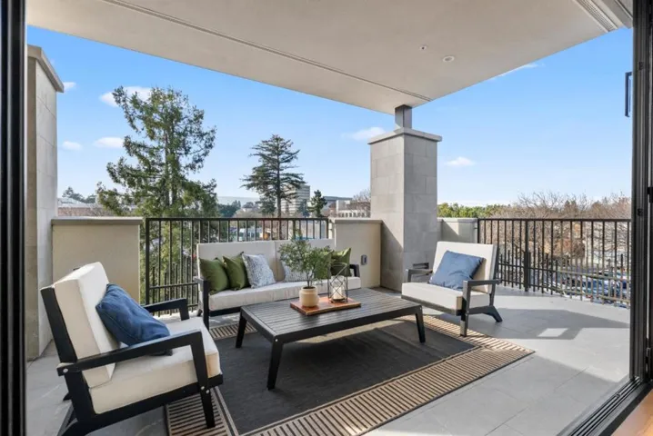 231 Hope Street, Mountain View, California 94041