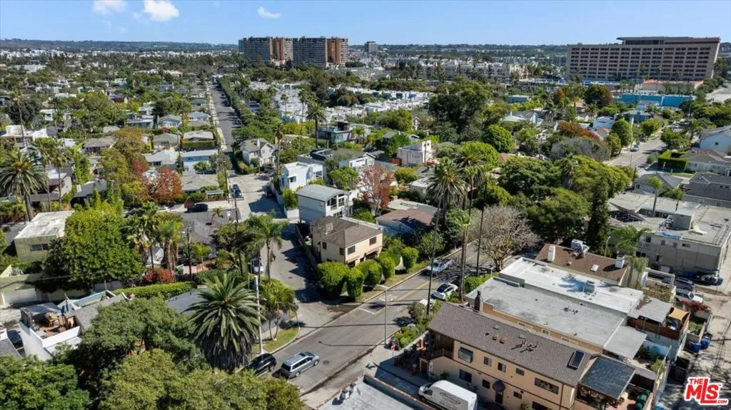 2504 Ocean Avenue, Venice, California 90291 home-pic-32