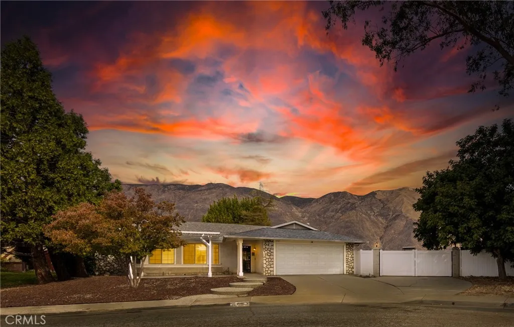 215 Yellowstone Court, San Jacinto, California 92583 home-pic-2