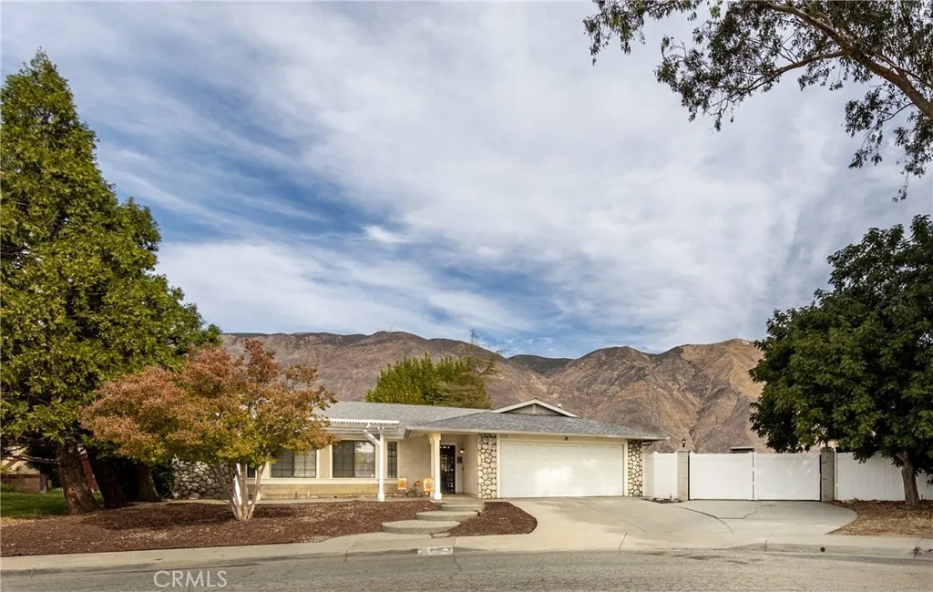 215 Yellowstone Court, San Jacinto, California 92583 home-pic-3
