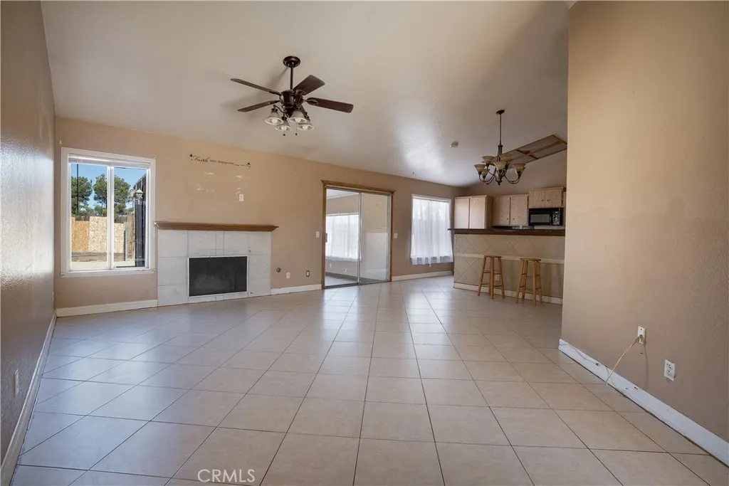 4015 Triton, Palmdale, California 93552 home-pic-1