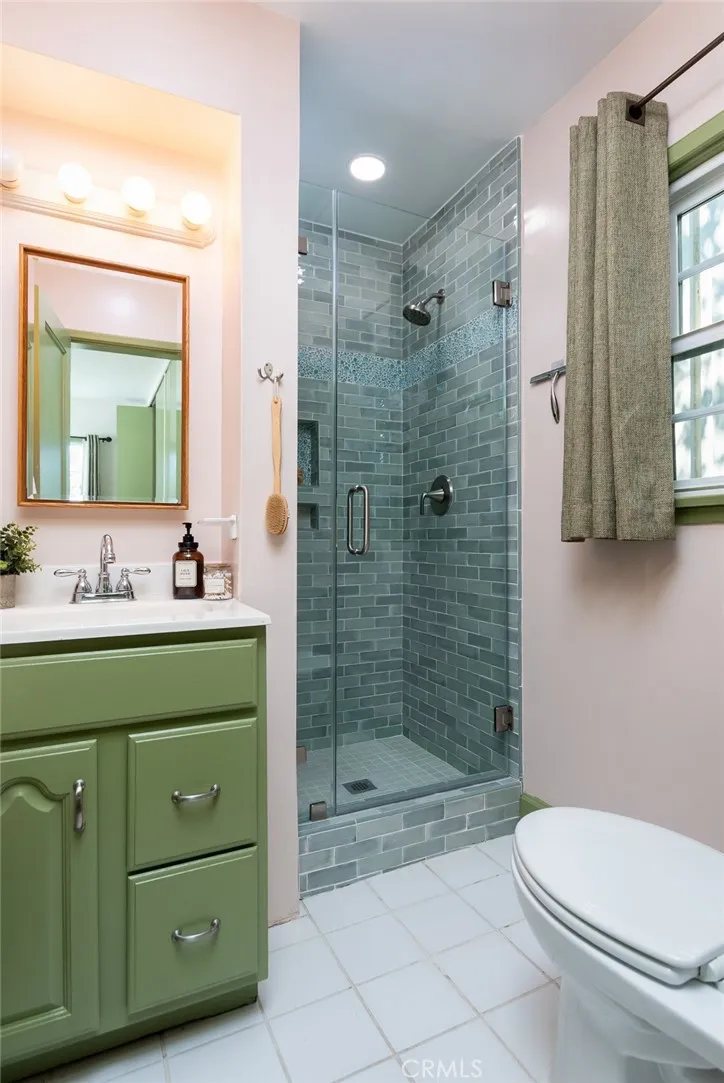 3135 Los Olivos, La Crescenta, California 91214 home-pic-16