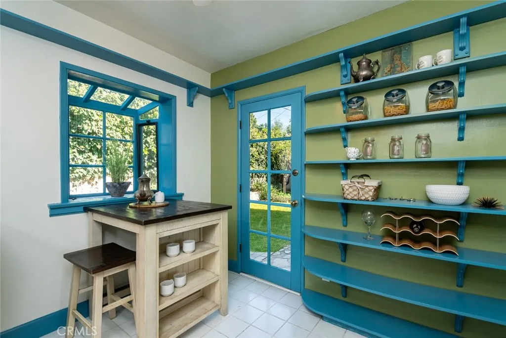 3135 Los Olivos, La Crescenta, California 91214 home-pic-11