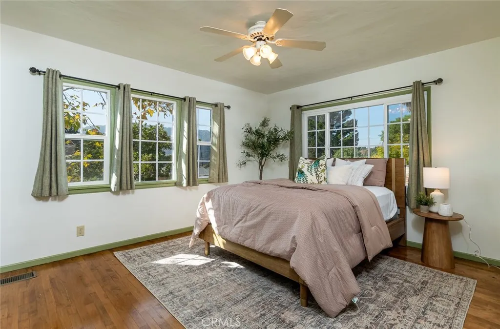 3135 Los Olivos, La Crescenta, California 91214 home-pic-14