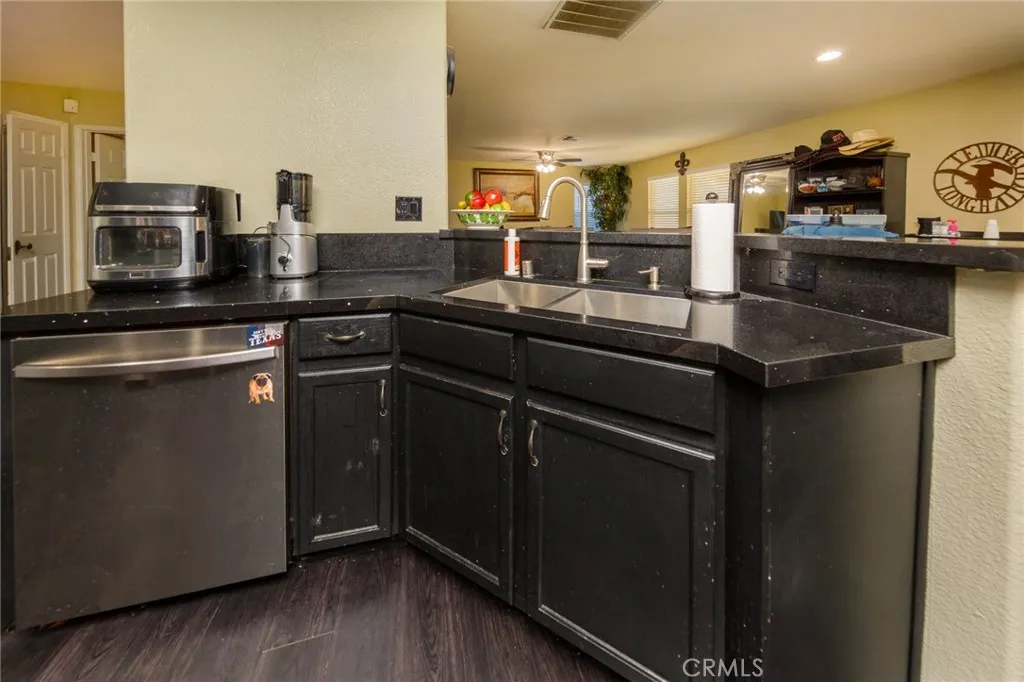 28327 28327 Gibraltar Lane, Castaic, California 91384 home-pic-10