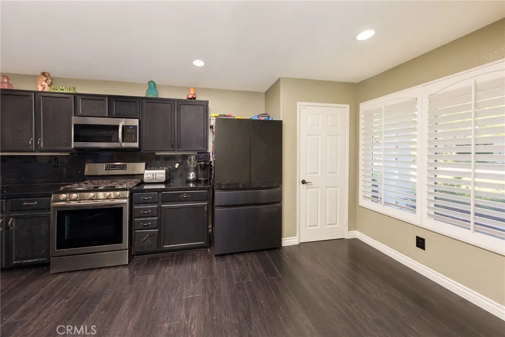 28327 28327 Gibraltar Lane, Castaic, California 91384 home-pic-9