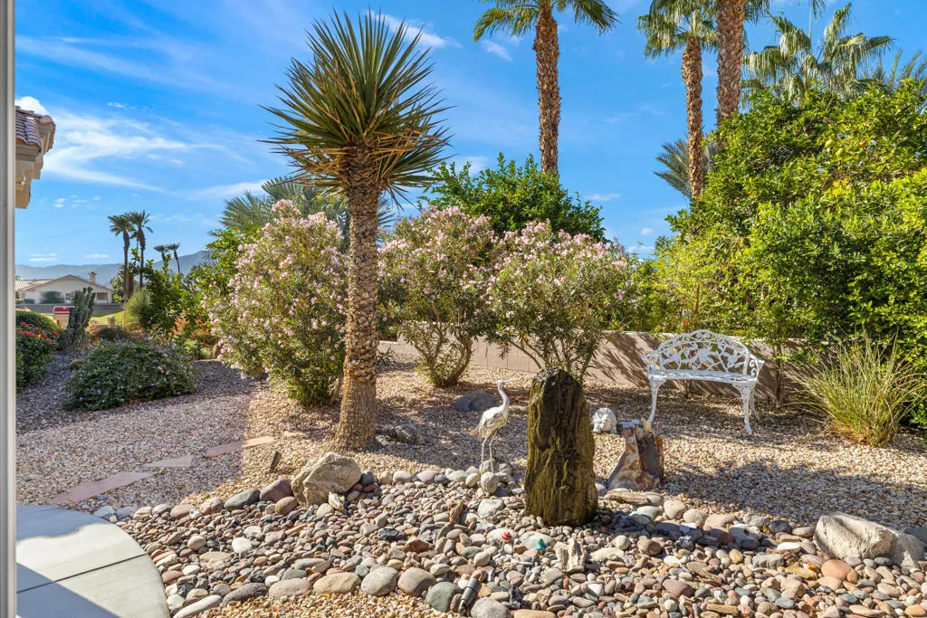 38801 Brandywine Avenue, Palm Desert, California 92211 home-pic-33