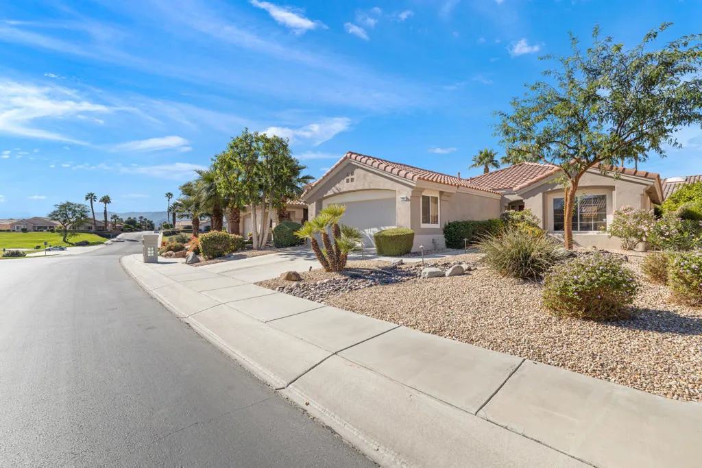 38801 Brandywine Avenue, Palm Desert, California 92211 home-pic-3
