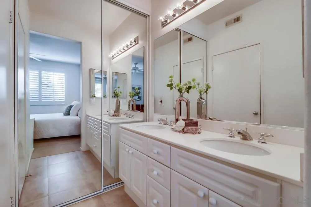 10776 Sabre Hill Dr 150, San Diego, California 92128 home-pic-28