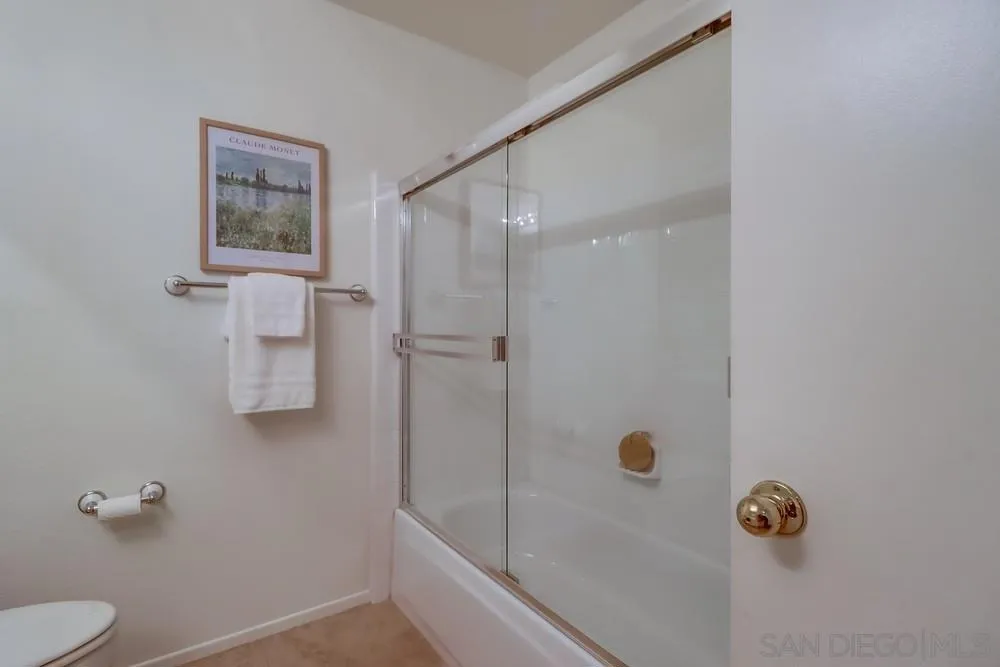 10776 Sabre Hill Dr 150, San Diego, California 92128 home-pic-21