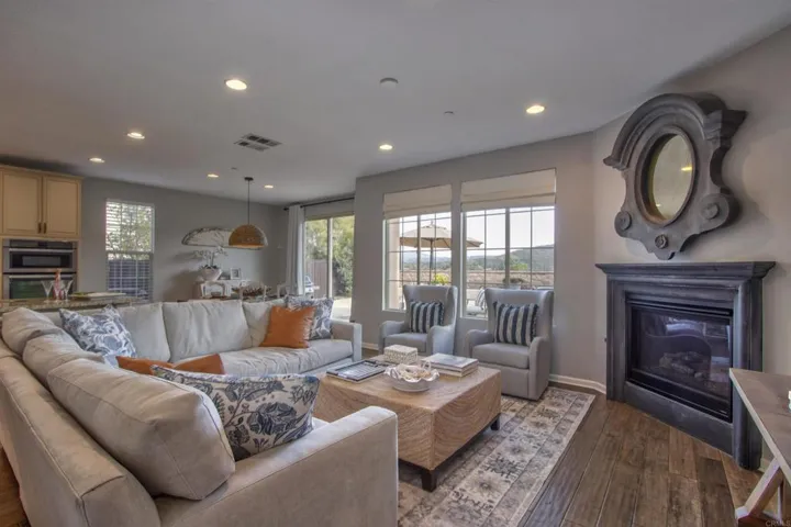 7146 Sitio Destino, Carlsbad, California 92009