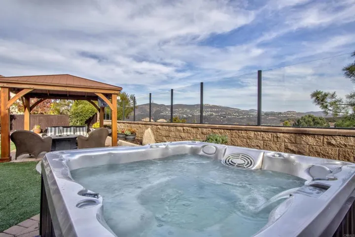 7146 Sitio Destino, Carlsbad, California 92009