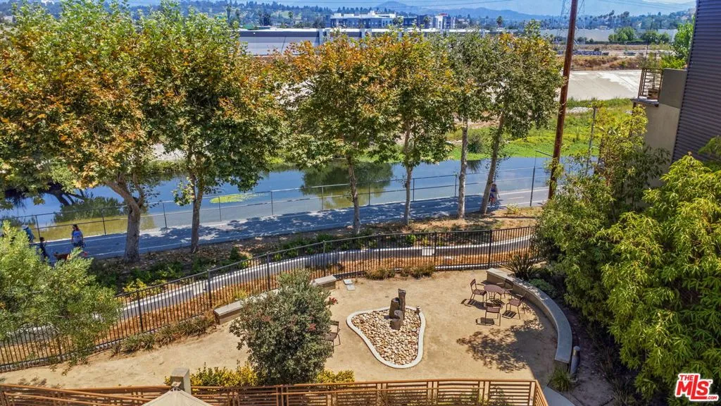 2974 Ripple Place 203, Los Angeles, California 90039 home-pic-1