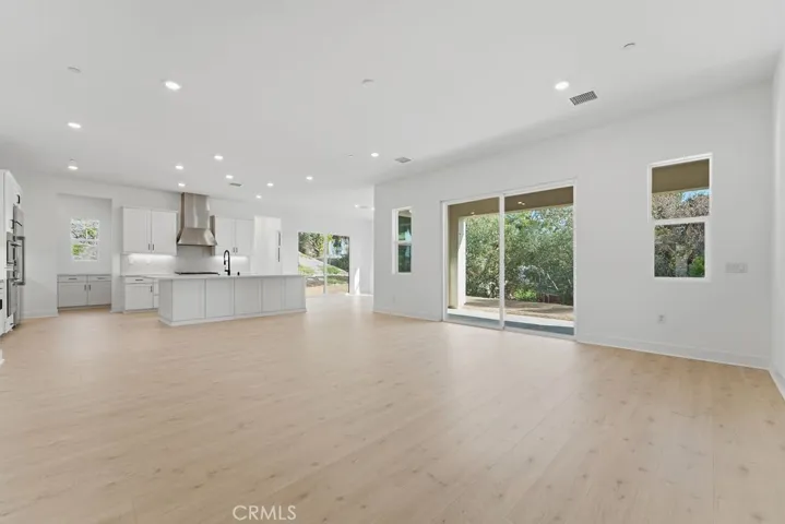 356 N Meyer Lane ~ Ready Now!