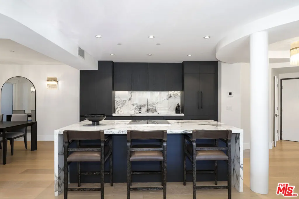 122 N Clark Drive 306, West Hollywood, California 90048 home-pic-16