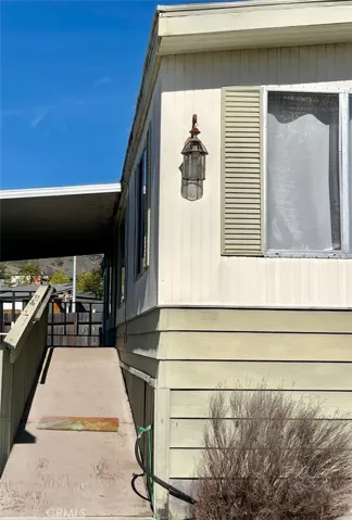 Front ramp to entry