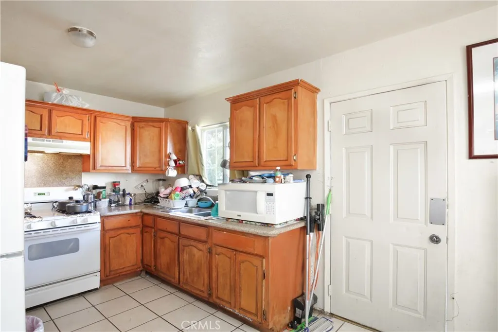 9329 Mcnerney, South Gate, California 90280 home-pic-18