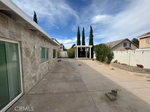2401 W Avenue P12, Palmdale, California 93551 home-pic-40