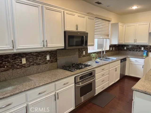 2401 W Avenue P12, Palmdale, California 93551 home-pic-7