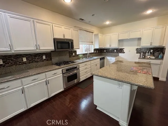 2401 W Avenue P12, Palmdale, California 93551 home-pic-8