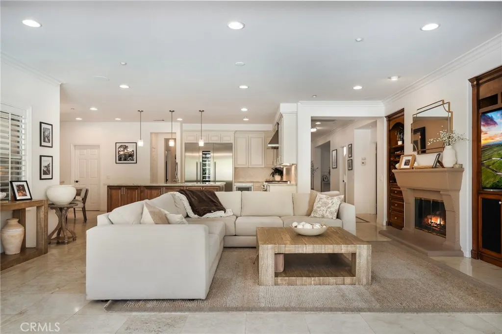 2571 N Skytop Court, Orange, California 92867 home-pic-16