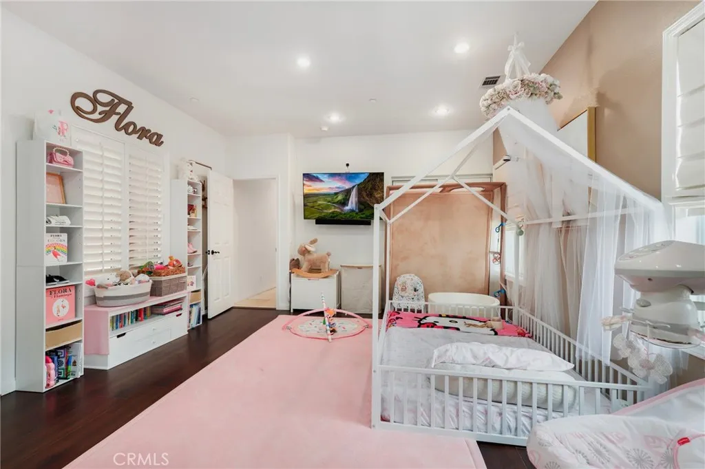 2571 N Skytop Court, Orange, California 92867 home-pic-38