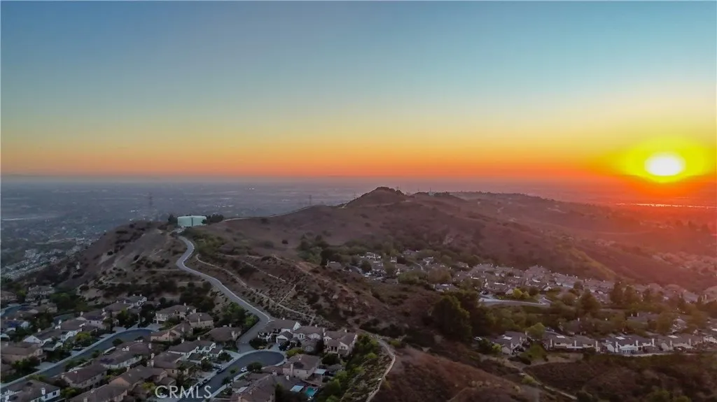 2571 N Skytop Court, Orange, California 92867 home-pic-11