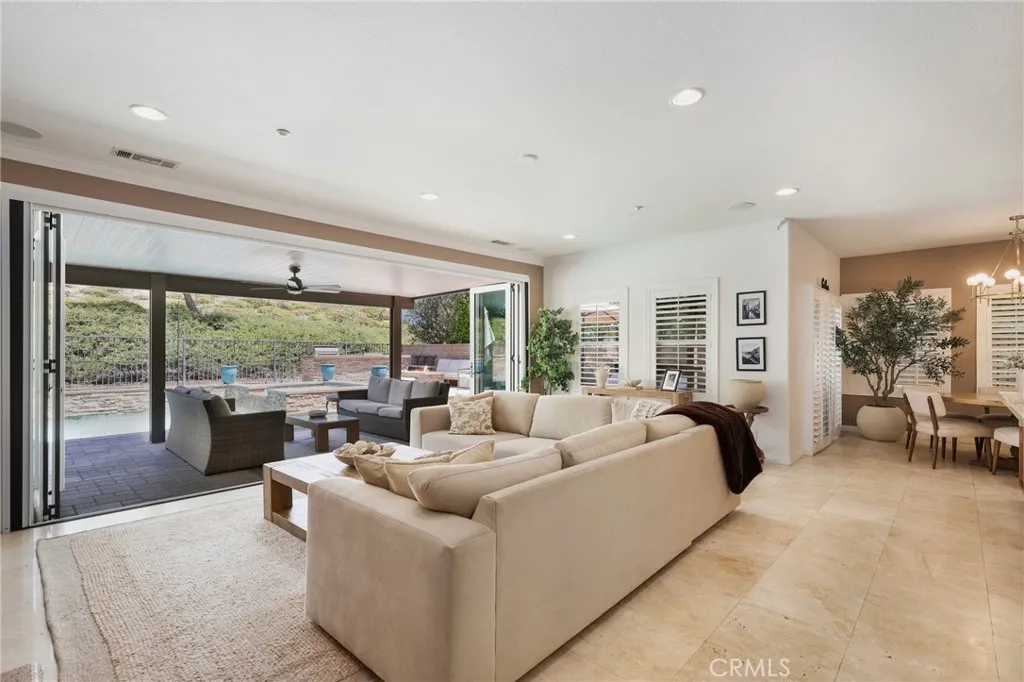 2571 N Skytop Court, Orange, California 92867 home-pic-13