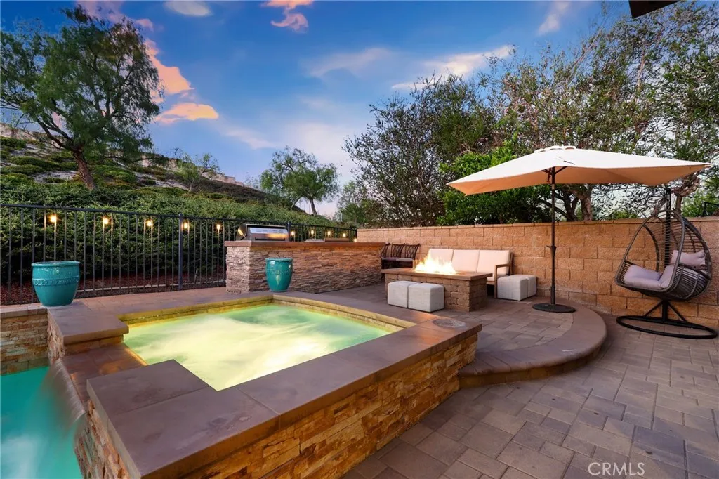 2571 N Skytop Court, Orange, California 92867 home-pic-6